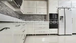 ساخت و نصب کابینت پولیشی آبدانان